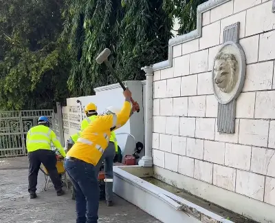 Demuelen estructura que bloqueaba entrada al proyecto Coco Parque en San Francisco
