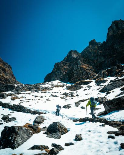 Montañista australiano busca récord de ascenso al Everest desde el mar