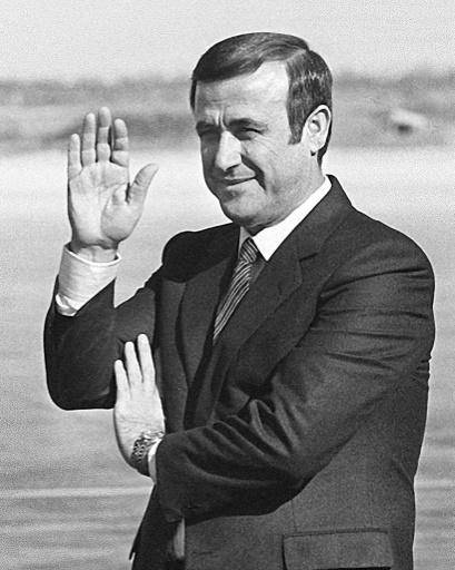 Rifaat al Asad, tío del presidente sirio, buscado por la justicia suiza