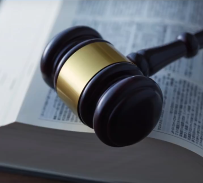 Aprehenden a tres funcionarios por presunto peculado millonario