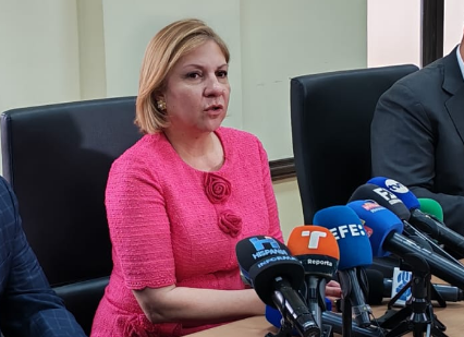 Ministra Montalvo explica caso de reo que falleció en altercado en La Joya y su rebaja de pena