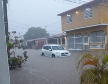Reportan inundaciones en diversos puntos de Panamá