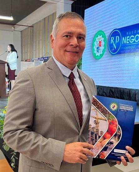 Diez buscan la alcaldía de David