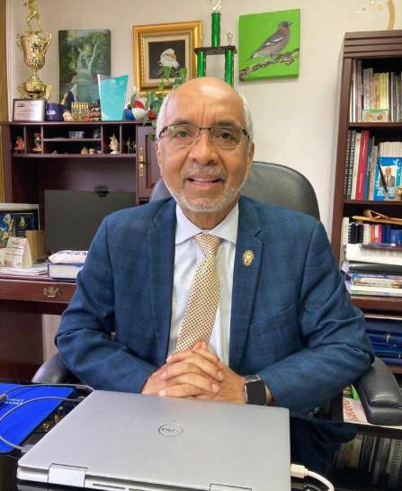 Académicos oficializan candidatura a rector en la UP