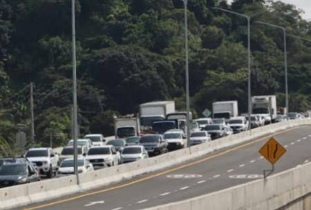 Alza del petróleo presiona costos y reduce el poder de compra de los consumidores