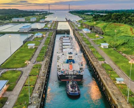 Alza del petróleo presiona costos y reduce el poder de compra de los consumidores