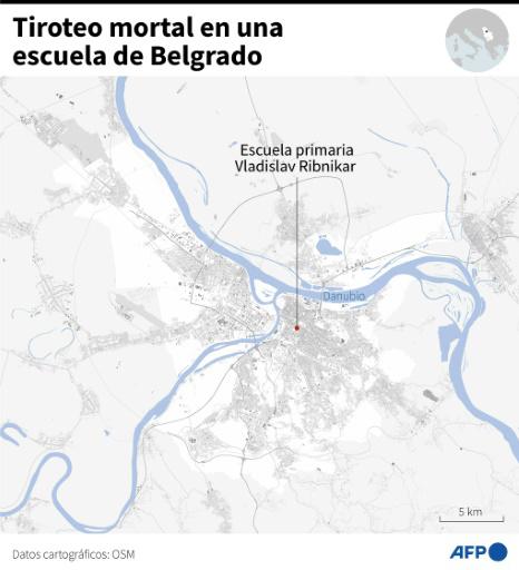 Tristeza y conmoción en Serbia tras la matanza en una escuela