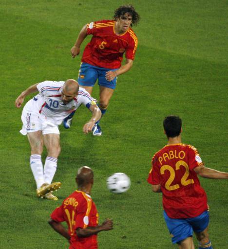Cuando España quería jubilar a Zidane hace 20 años y no lo consiguió