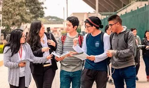 Se graduarán 106,000 alumnos de premedia y media este año