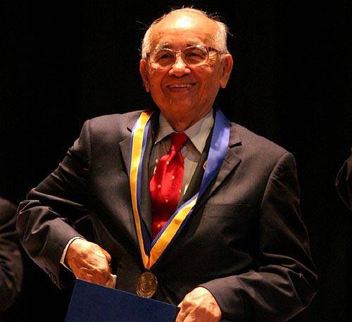 Periodistas destacan en la literatura