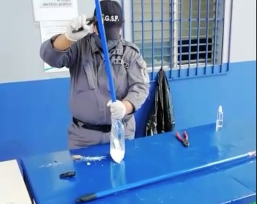 Intentaban introducir droga dentro de un palo de escoba y trapeador, en cárcel de Chiriquí