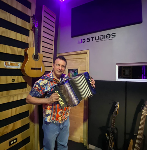 Edwin Martínez apuesta por mantener la cumbia