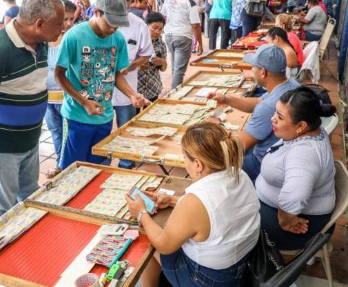 Los juegos ilegales le generan pérdidas a la lotería de B/.100 millones anuales