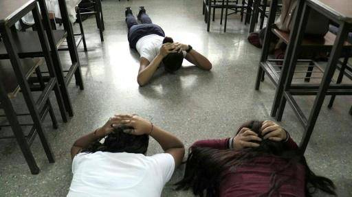 Escuelas contra balas: simulacros antitiroteos en zonas pobres de Venezuela