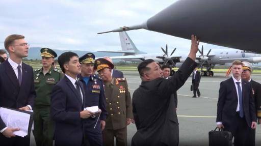Líder norcoreano se reúne con ministro ruso de Defensa y examina misiles