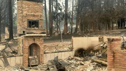 Más de 65.000 personas huyen de los incendios que arrasan una ciudad en el noroeste de EEUU
