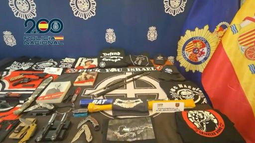 La policía española desarticula un grupo neonazi ligado a la organización estadounidense The Base