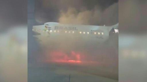 Evacúan a 169 pasajeros tras un incendio cerca del avión en un aeropuerto de Brasil