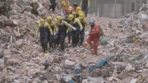 Venezuela entierra cuerpos no identificados tras los terremotos que dejan más de 3.000 muertos