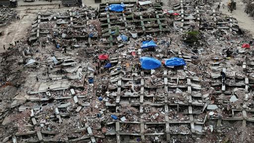 La búsqueda de desaparecidos continúa a un mes de terremotos en Venezuela
