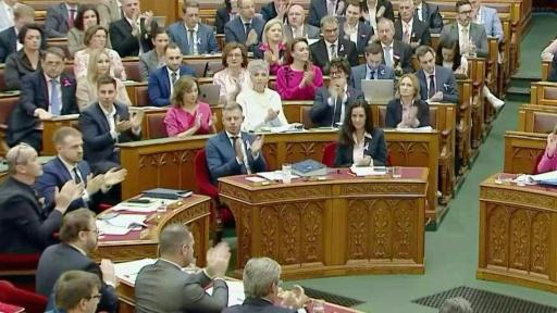 La mayoría proeuropea empieza a derogar en Hungría leyes anti-LGBT+ del gobierno Orbán