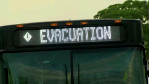 Miles de personas bajo órdenes de evacuación por inundaciones en Hawái