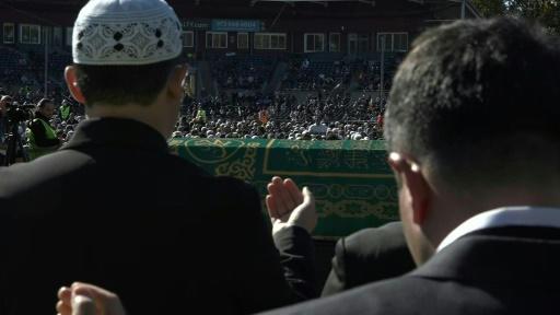 Miles en EEUU asisten a funeral del predicador musulmán Gülen, enemigo del presidente turco