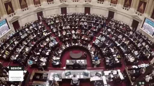 Revés legislativo de Milei suma incertidumbre a una Argentina en crisis