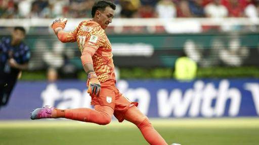 Uruguay eliminado del Mundial en una desastrosa noche para Muslera
