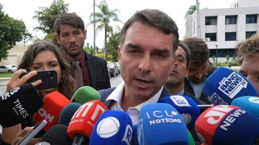 Bolsonaro designa a su hijo Flávio para disputar las elecciones de 2026 en Brasil