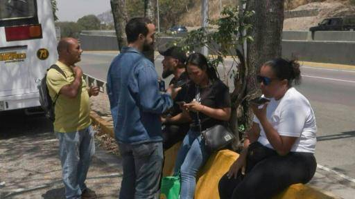Denuncian cinco arrestos en Venezuela tras una manifestación por los salarios