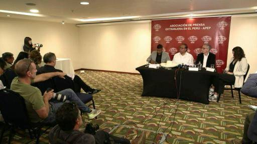 Perú elige en un reñido balotaje a su noveno presidente en 10 años