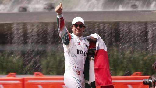 Checo Pérez renueva con Cadillac y ofrece una cálida exhibición en México