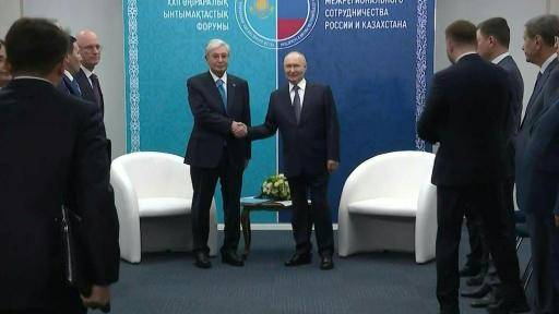 El presidente de Kazajistán dice a Putin que la guerra en Ucrania debe terminar