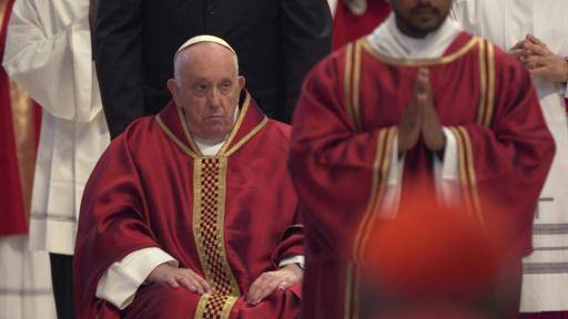 Vía Crucis en el Coliseo de Roma sin el papa debido al frío