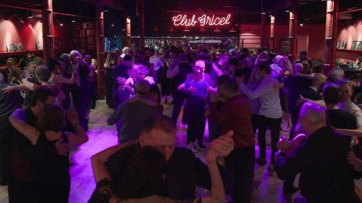 Milongas de Buenos Aires, refugio del tango en una Argentina en crisis