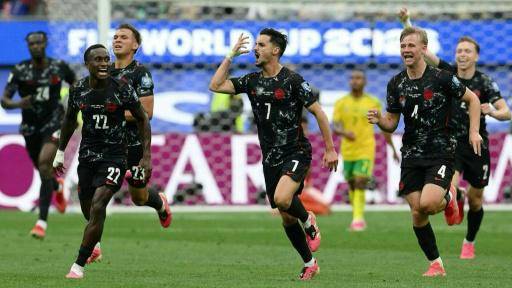 Un instante de magia de Eustáquio lleva a Canadá a octavos del Mundial