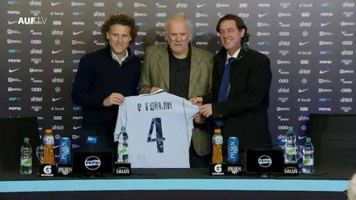Forlán asume el privilegio de ser DT interino de Uruguay
