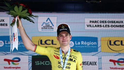 Wout Van Aert abandona el Tour Aura por dolores en el codo