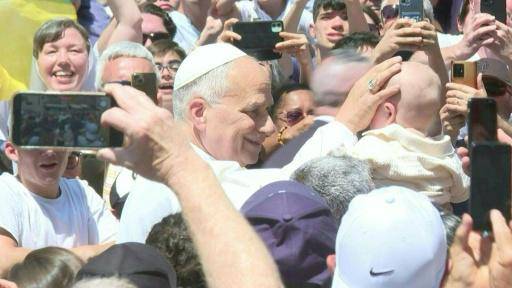 Sheinbaum pide incluir a México en la visita papal a Latinoamérica