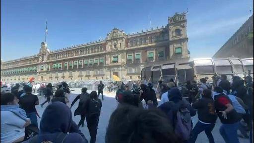 Más de 100 lesionados deja una multitudinaria marcha antigubernamental en México