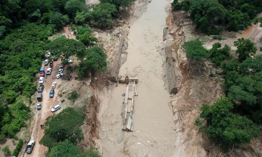 Al menos 20 muertos y decenas de desaparecidos por el desborde de un río en Bolivia