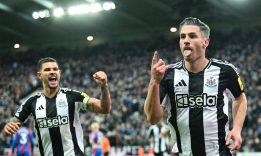 Newcastle aplasta al Crystal Palace y sube al podio en la Premier