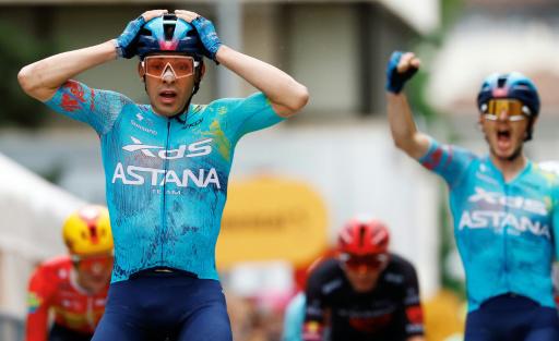 Thomas Silva tras cruzar la meta en primer lugar en la segunda etapa del Giro de Italia. En Veliko Tarnovo (Bulgaria), el 9 de mayo de 2026