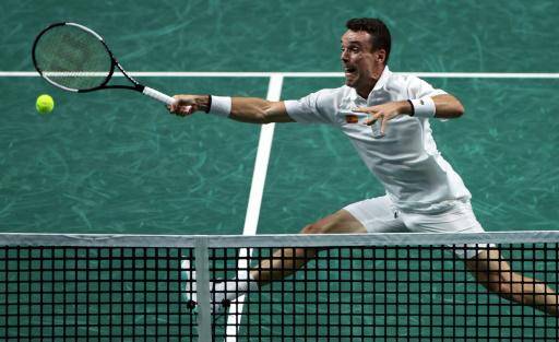 Bautista pasa a semifinales del torneo de tenis de Adelaida