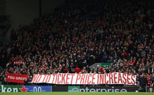 Los aficionados de la Premier League sienten el golpe del precio de las entradas