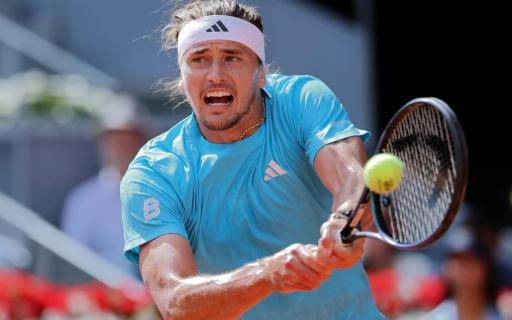 Zverev gana al argentino Navone y avanza a tercera ronda en Madrid