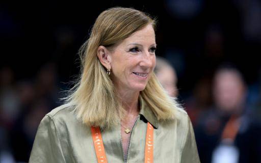 La comisionada Cathy Engelbert anuncia su retiro de la WNBA