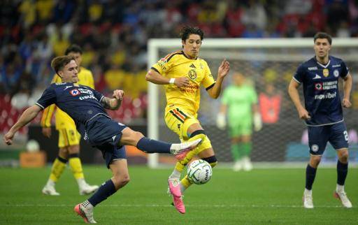Cruz Azul vence al América y cede el liderato al Toluca en México
