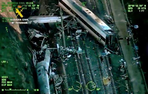 El jefe de gobierno español promete absoluta transparencia sobre las causas del accidente ferroviario